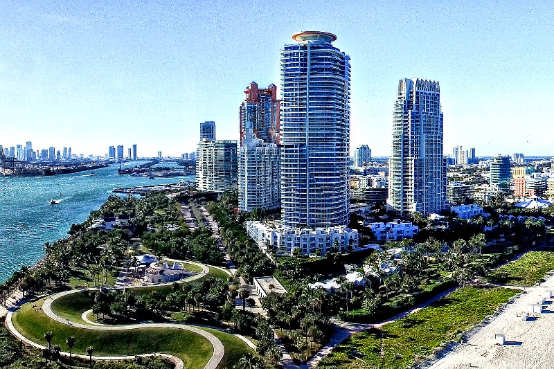 Miami Yacht Charter - Urban Beach Escape